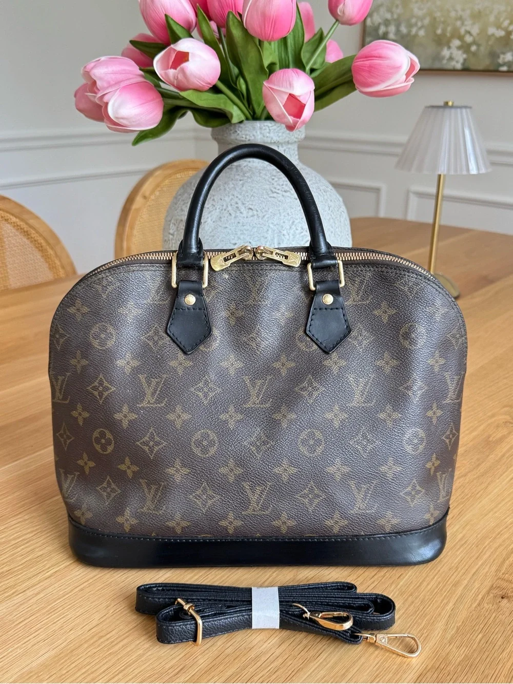 ✅AUTHENTIC✅LOUIS VUITTON ALMA PM